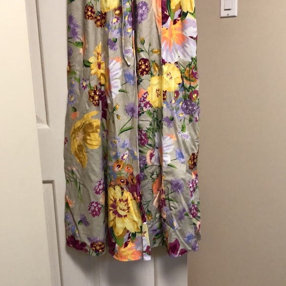 H&M Long Floral Linen Blend Dress with Plunge Neckline - Picture 2 of 4